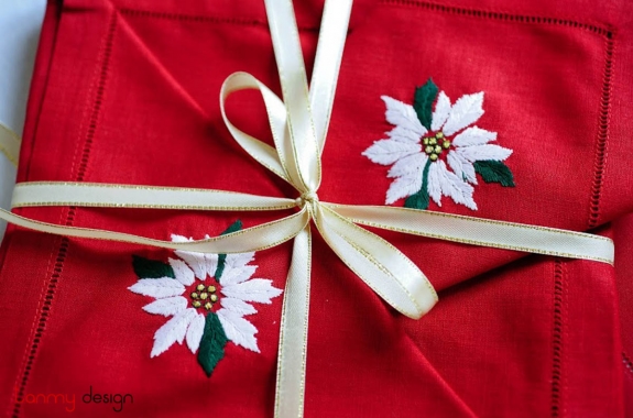 Bộ 06 khăn ăn thêu Noel - thêu hoa trạng nguyên(hoa đỏ)